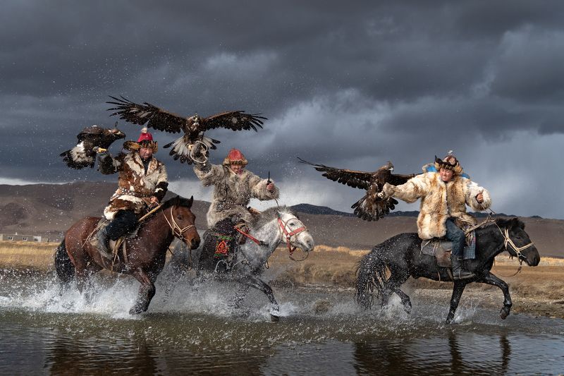 путешествие, осень, монголия Рассекая водную гладьphoto preview