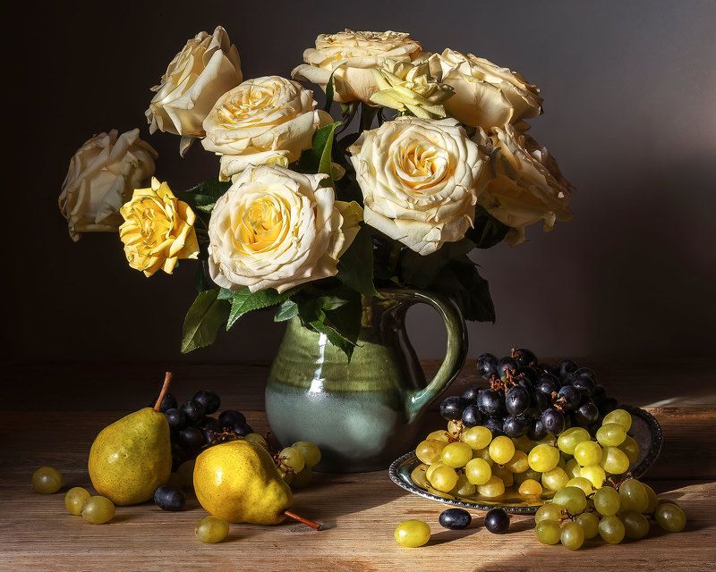 Roses and Grapesphoto preview