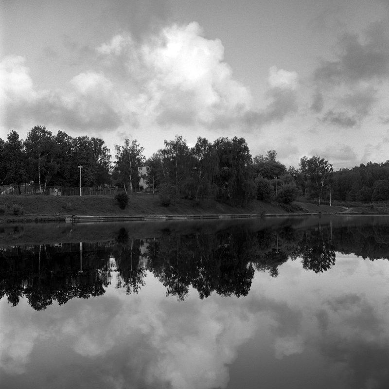 вечер., вода., облака., река. \