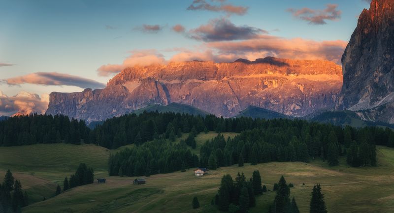 Alpe di Siusi, Dolomites, South Tyrol, mountains Горы засыпаютphoto preview