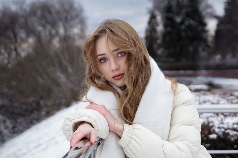 девушка, зима, длинные волосы, голубые глаза, девушка блондинка Нежно-печальный взглядphoto preview