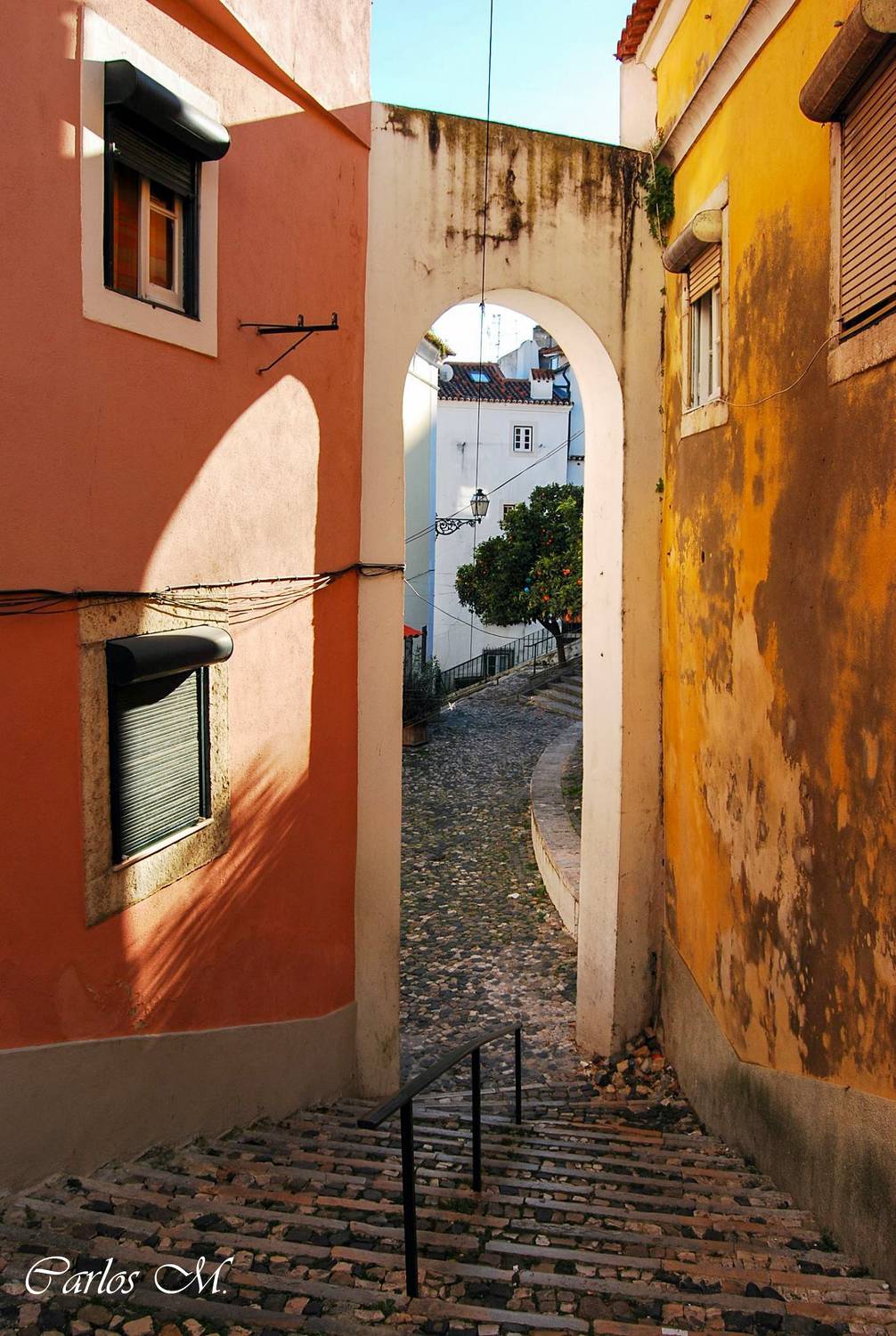 Lisboa- Alfama. Автор: Machado Carlos Street, citys, old houses, reportage, Machado Carlos