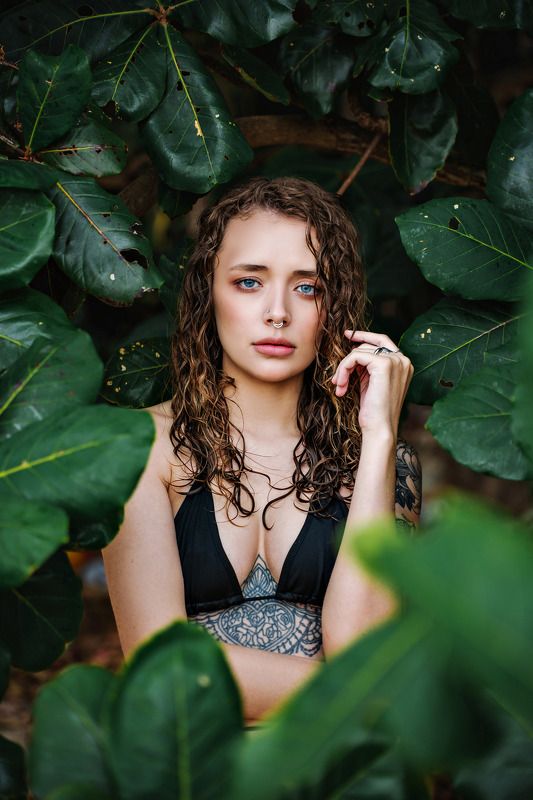 девушка тропики джунгли бикини Katephoto preview