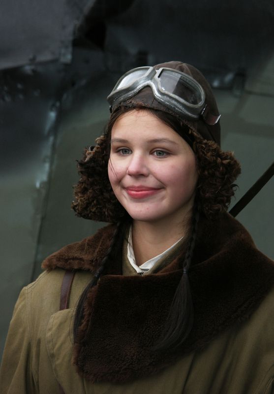 девушка, ночные ведьмы, авиатор, лётные очки Девушка в одежде по сезонуphoto preview