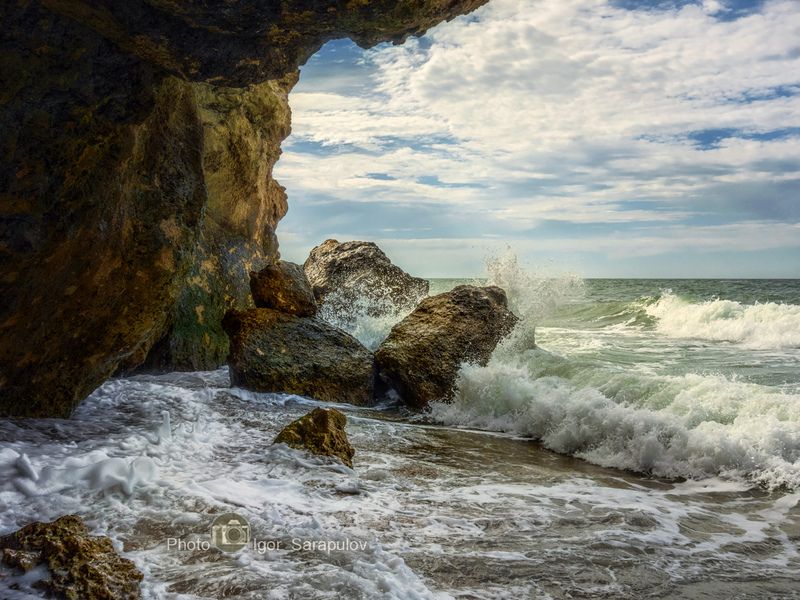 штормит, скальное побережье,  природный парк караларский, прибой, побережье 1000 бухт, крым, коровья бухта, кипящий прибой, камни, генеральские пляжи, азовское море,  sony rx100, sony rx photo, Кипящий прибой в Коровьей бухте фото превью