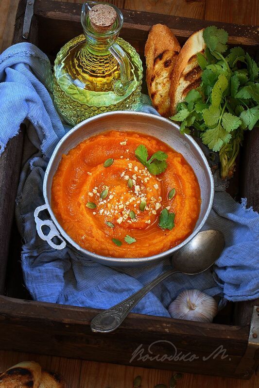 Суп-пюре из тыквы с хрустящим жареным багетомphoto preview