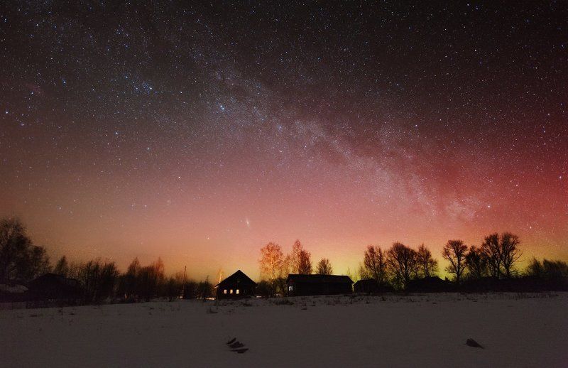 млечный путь, красное сияние Красный солнечный ветер.photo preview