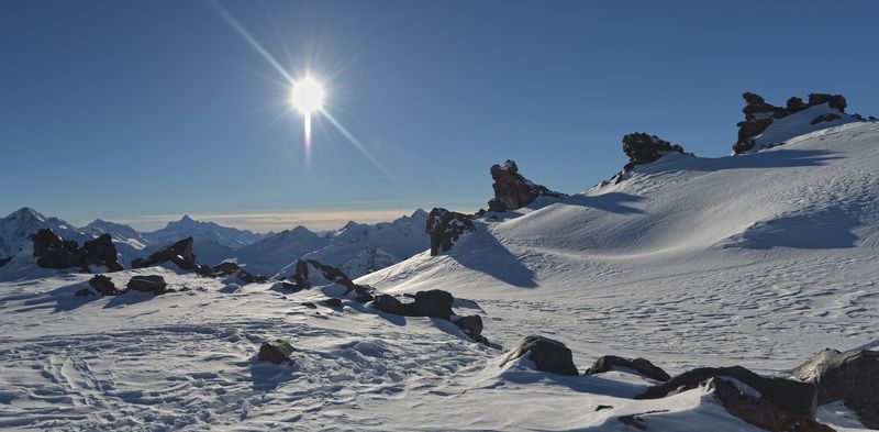приэльбрусье, горы Жёсткое солнце горphoto preview
