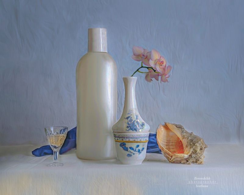 натюрморт, art_photo, цветы, орхидея, ракушка, ваза, фото на окне, фото через полиэтилен, фото на телефон Весна на окнеphoto preview