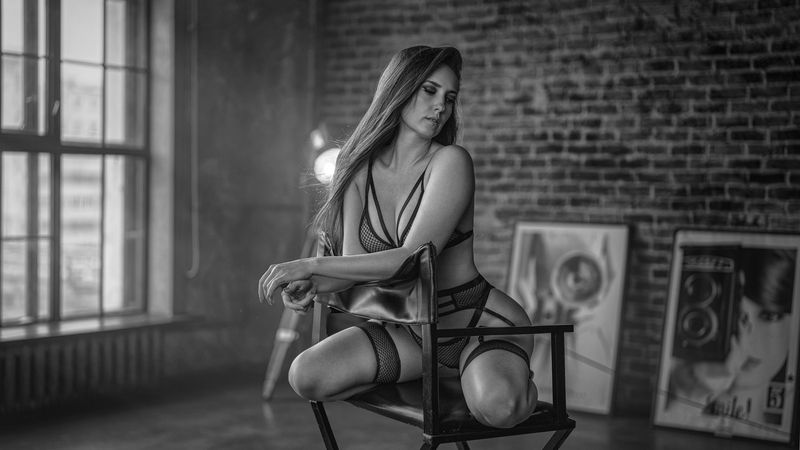 девушка страсть красота изгибы нежность взгляд свет студия Нинэль фото превью