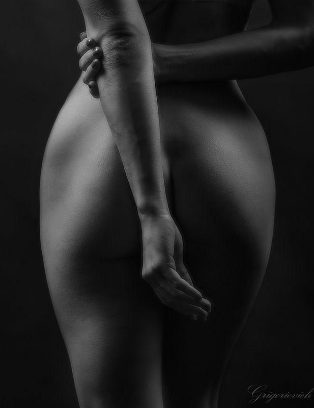 девушка. спина. ниже спины Полинаphoto preview