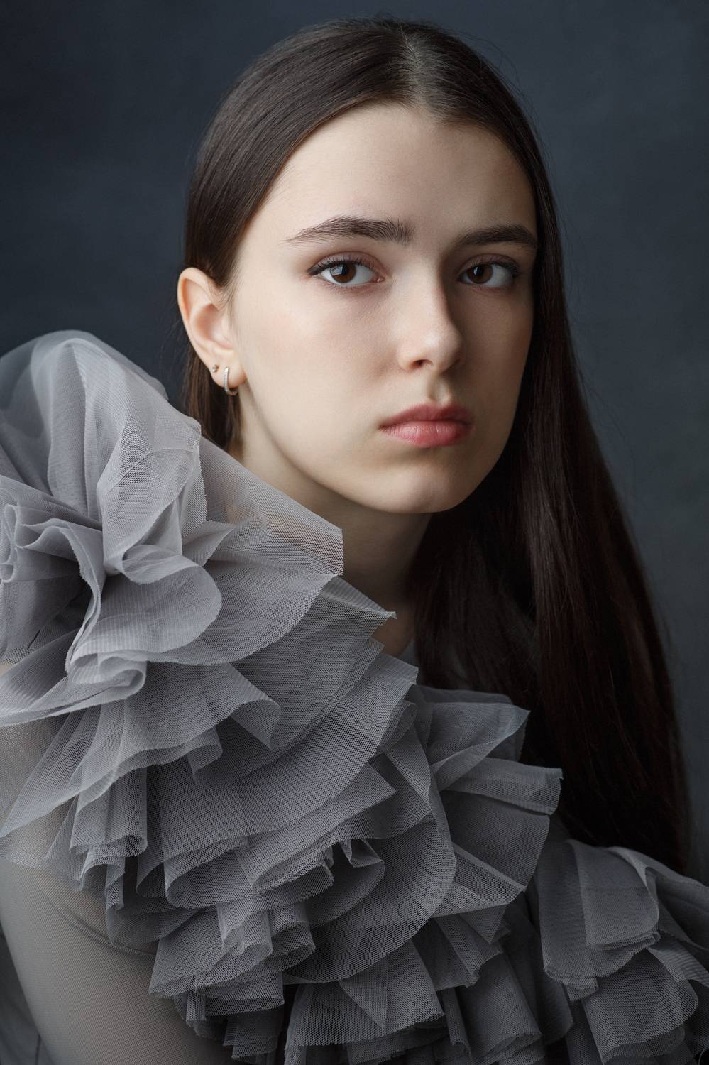 Полина. Автор: Ведмеденко Оксана портрет, лицо, девушка, длинные волосы, взгляд, цвет, печать, студия, Ведмеденко Оксана