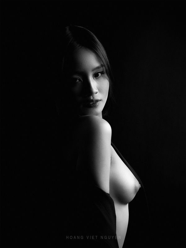 nude, fine nudes, body, asian, vietnam, vietnamese, studio, black and white, monochrome, bw, mood, shape * * *photo preview