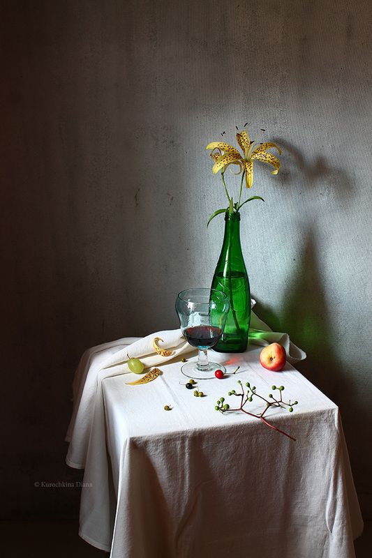 натюрморт, лето с жёлтой лилией фото превью