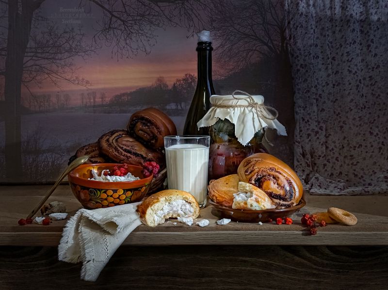 натюрморт, низкий ключ, darkphoto, молоко, булочка, хлеб, пироги, выпечка, крынка, food_photo, еда, фото на телефон СВЕЖАЯ ВЫПЕЧКАphoto preview