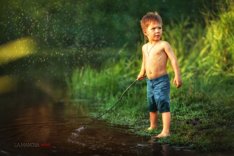 Брызги, Вода, Мальчик, Пруд, Солнце На прудуphoto preview