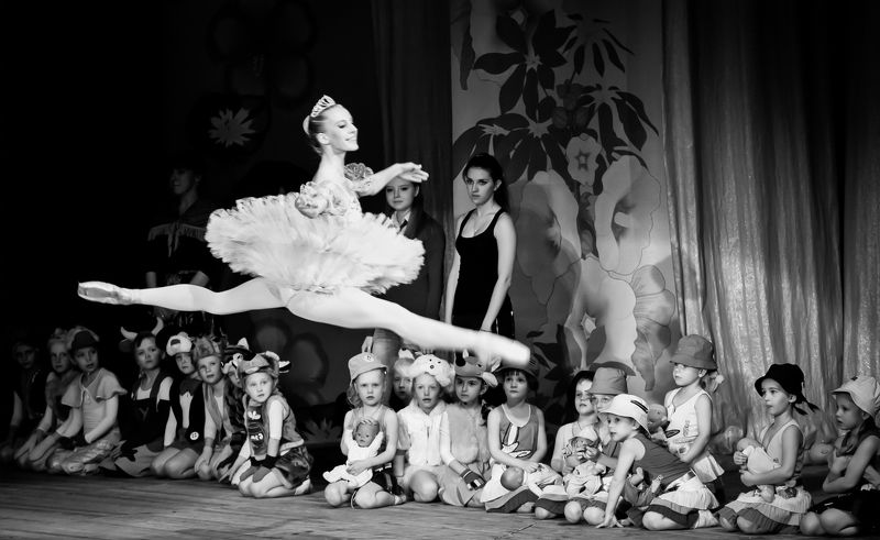 репортаж, эмоции, танец, концертный репортаж Восторг и завистьphoto preview