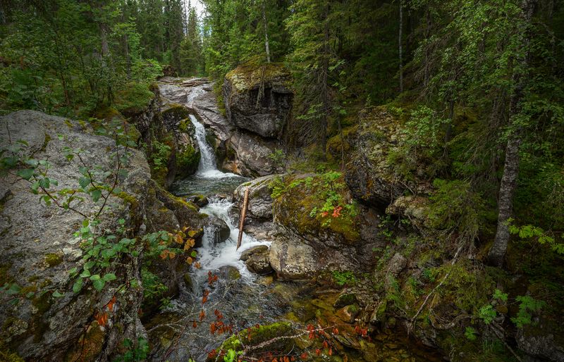 пермский край, река жигалан, водопады На вершине у реки Жигаланphoto preview