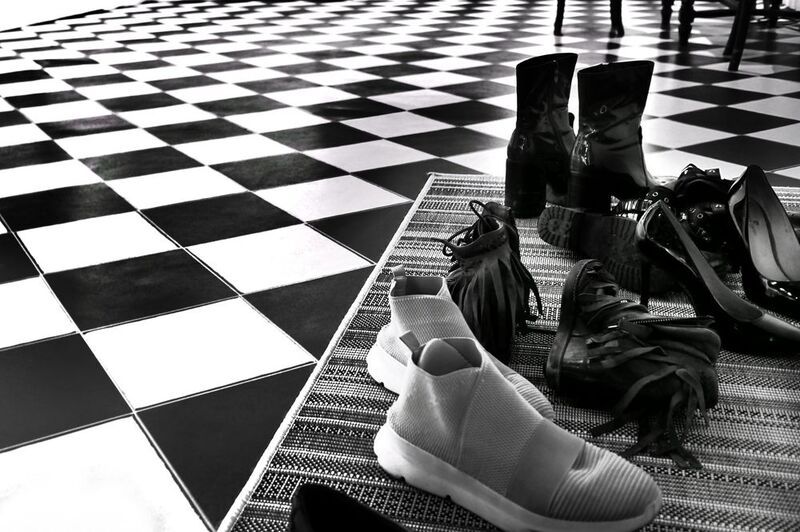 ботинки, туфли, ожидание Будут ждатьphoto preview