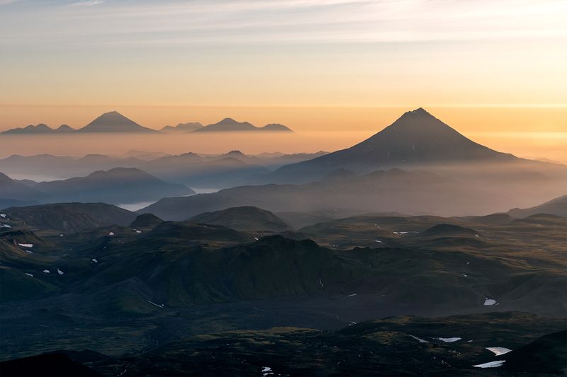 корякский, камчатка, авачинский, вулканы, рассвет, kamchatka, горелый, туман, велючинский Рассвет над Велючинским вулканомphoto preview