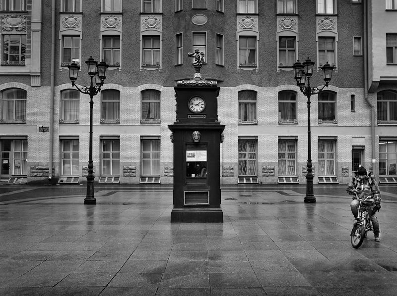 Часы, ожидание, город, курьер Сколько можно ждать?photo preview