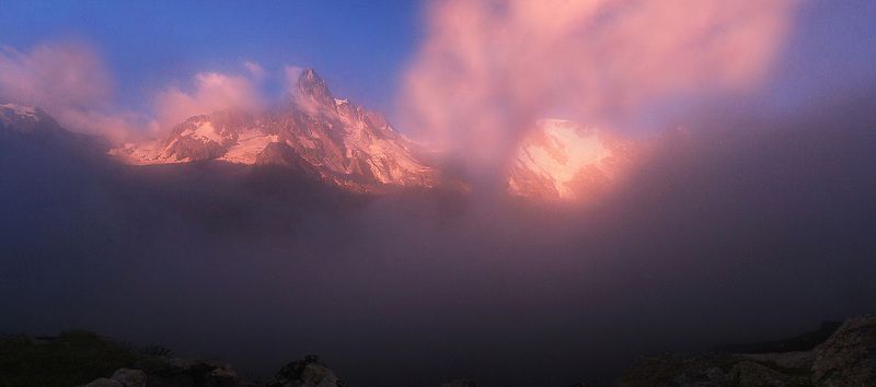 Кавкакз , утро. солнце, туман Ущелье Адыл Суphoto preview