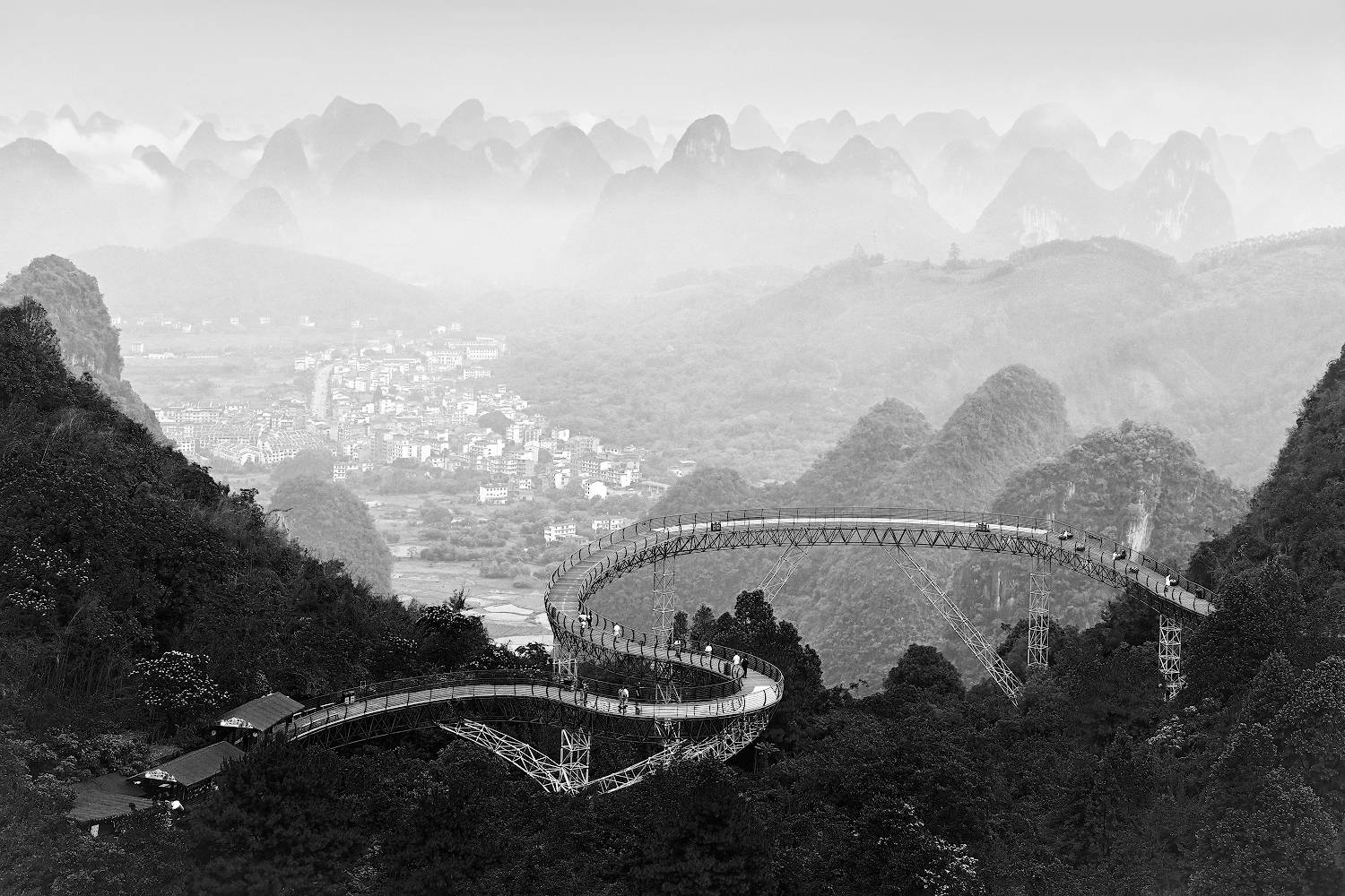 Горы и мосты. Автор: Марина Никифорова , Марина Никифорова