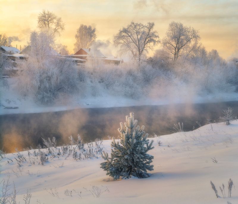 Утро на морозном берегуphoto preview