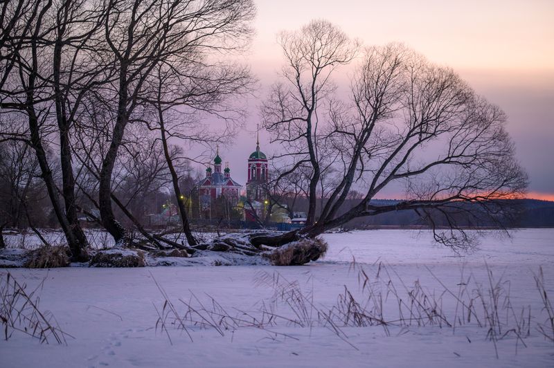 переславль залесский, ярославская область, россия, храм, церковь, православие, зима, деревья, пастораль, вечер Вечер на Плещеевом озереphoto preview