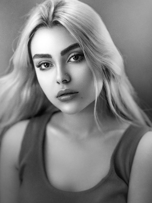 navid mousavi Lorvenphoto preview