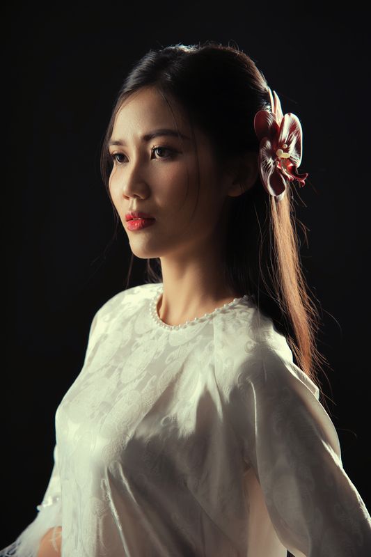 ao dai, vietnam, quantranphoto Girl in Vietnamese Ao Daiphoto preview