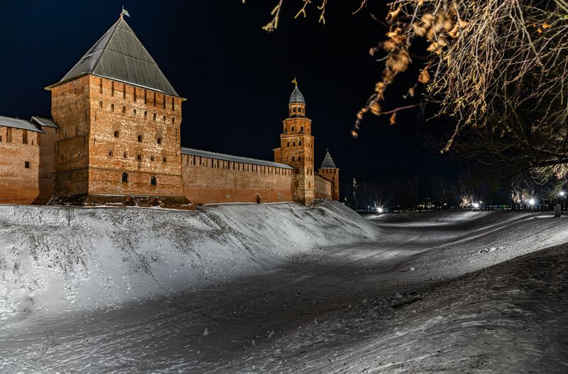 Великий Новгород, кремль, зима, крепость, ночь Ночная прогулка вокруг кремля Великого Новгорода photo preview