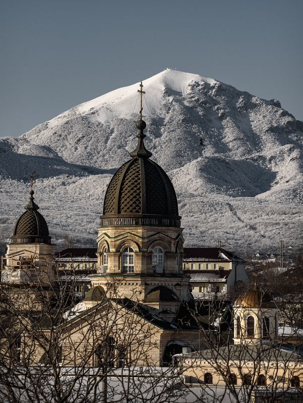 кавказ, кмв, кавказские минеральные воды, горы, зима, бештау, пятигорск, зимний город, храм Собор архангела Михаилаphoto preview