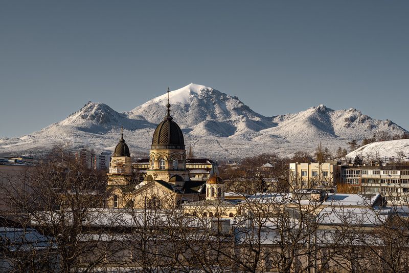 кавказ, кмв, кавказские минеральные воды, горы, зима, бештау, пятигорск, зимний город, храм Собор на фоне Бештауphoto preview