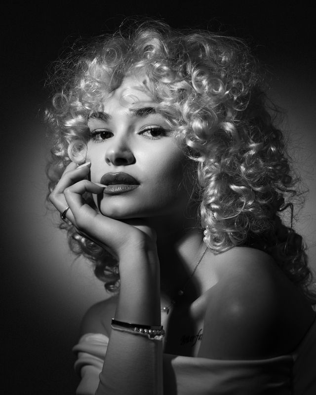 #bnw #portrait #fineart  Portrait of Emiliaphoto preview