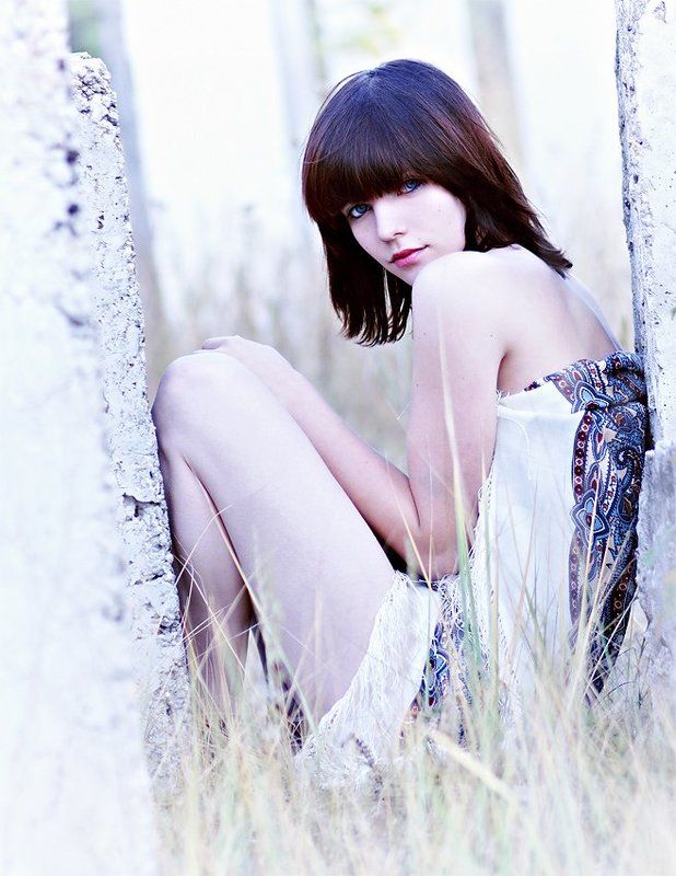 саша, холод, платок, взгляд, руины Холодphoto preview