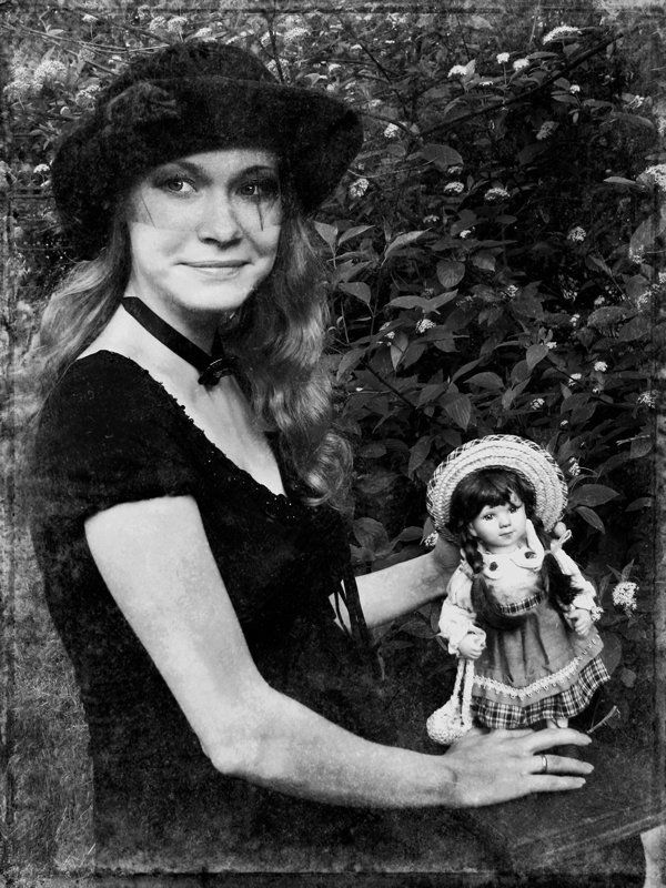 девушка, взгляд, кукла, беременность, игры, ретро Игры в куклы.photo preview