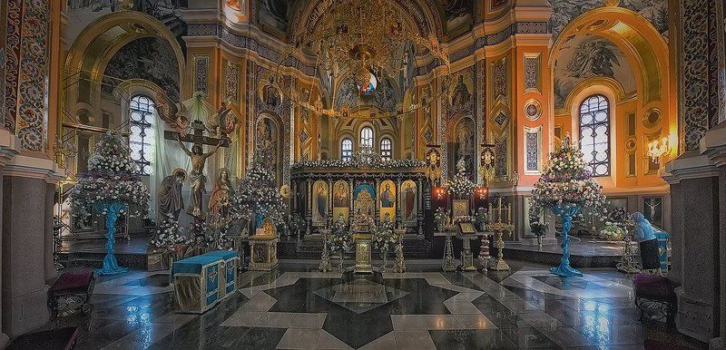 в храме . . .photo preview