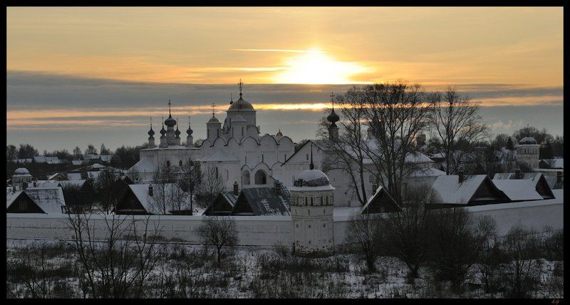 суздаль, монастырь Суздальская вечерняя ...photo preview