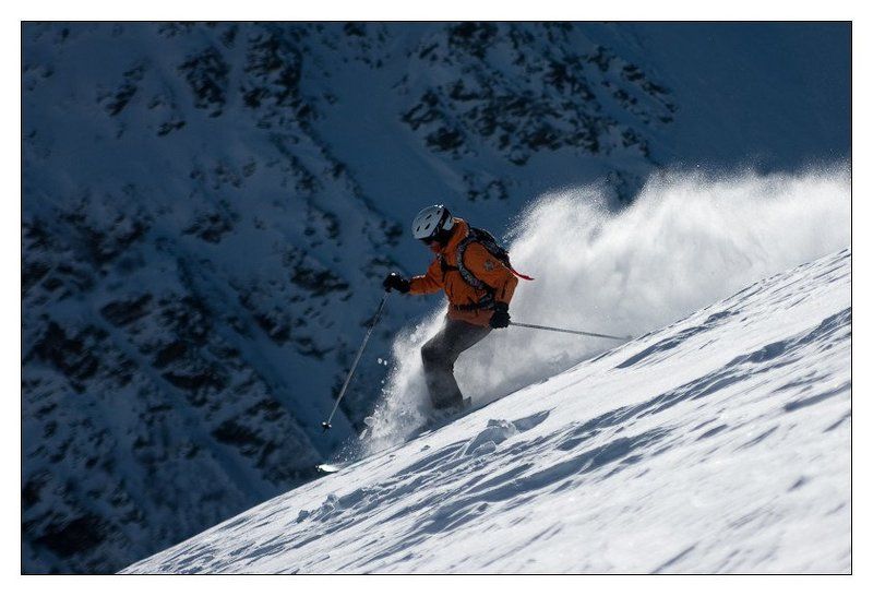 горы, кавказ, чегет, девушка, горные лыжи Фрирайд. Пыльphoto preview