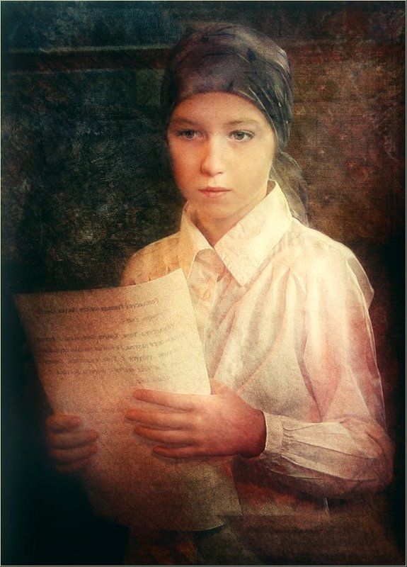 Девушка пела в церковном хореphoto preview