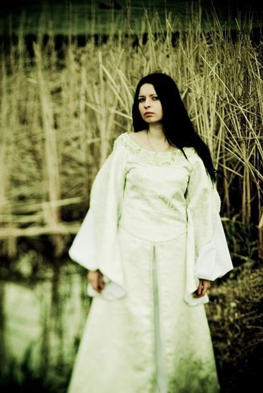 девушка, платье, белое, средневековье, камыши, озеро, принцесса photo preview