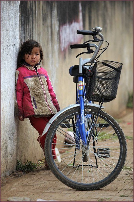 лаос, девочка, велосипед, грусть Грустьphoto preview