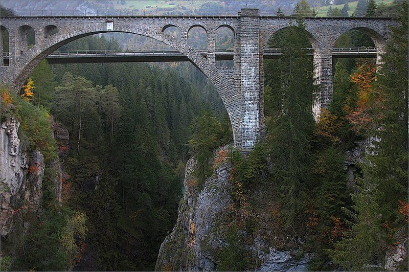 Над ущельемphoto preview