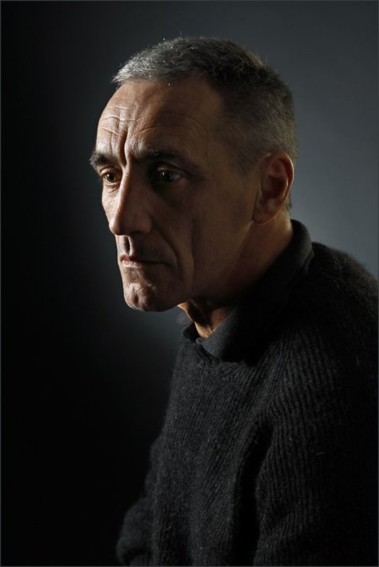 положительный герой фото превью