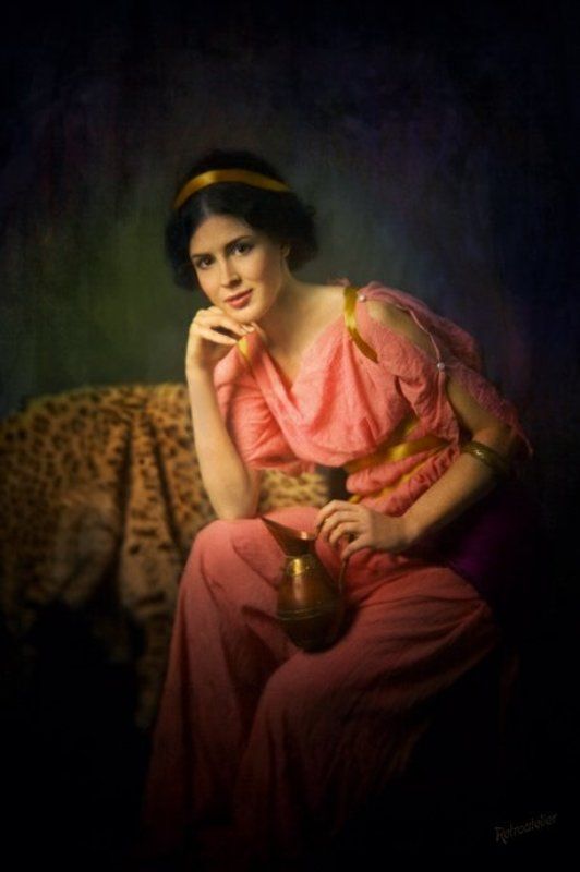 Девушка с кувшиномphoto preview