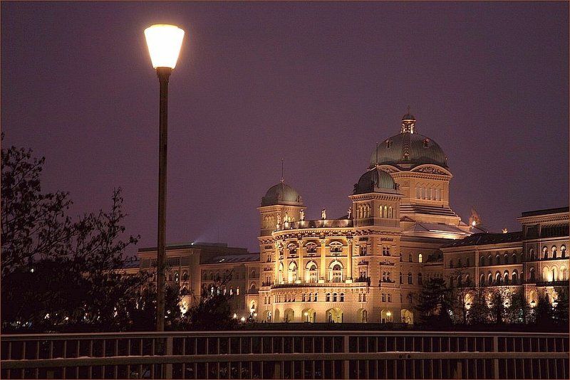 На мостуphoto preview