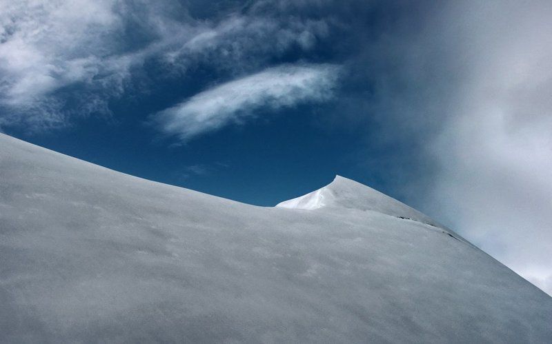 горы, заилийский алатау, пик карлытау Карлытау 4100 м.photo preview