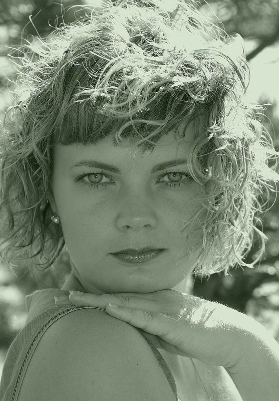 портрет,жанровый портрет Солнечнаяphoto preview