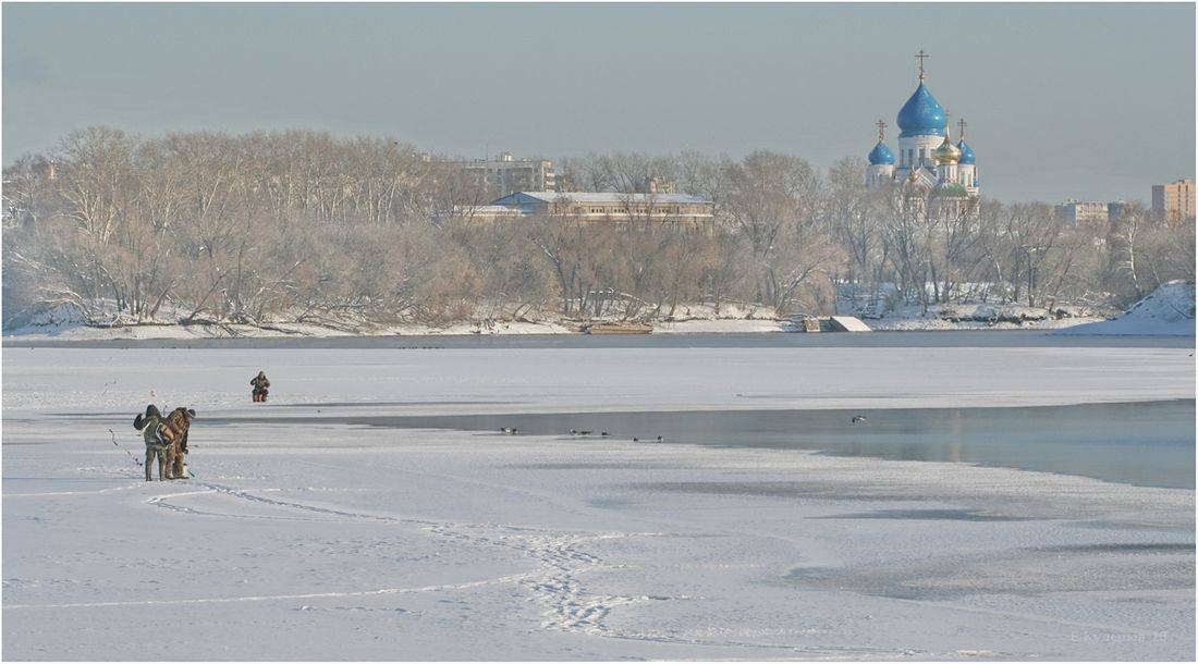 Скоро весна.... Автор: Кулешов Евгений город,купола,золото,храм,церковь,кулешов евгений,москва, рыбаки, река, коломенское, мороз, Кулешов Евгений